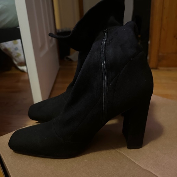 Never Worn Heeled Boot 👢 - Picture 3 of 3